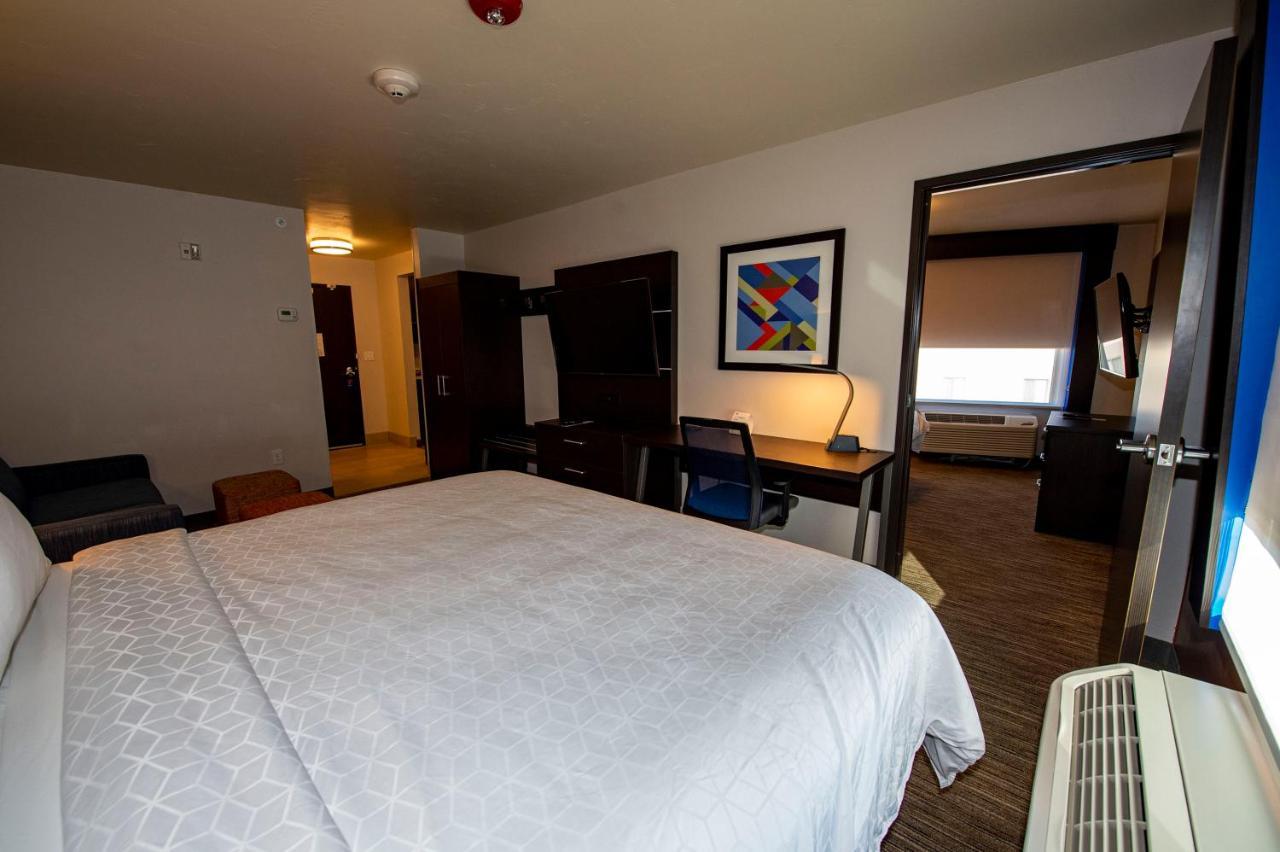 Holiday Inn Express & Suites - Colorado Springs Afa Northgate By Ihg Eksteriør billede