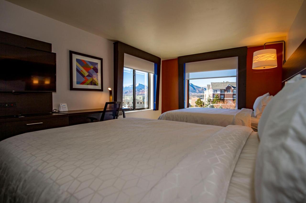 Holiday Inn Express & Suites - Colorado Springs Afa Northgate By Ihg Eksteriør billede