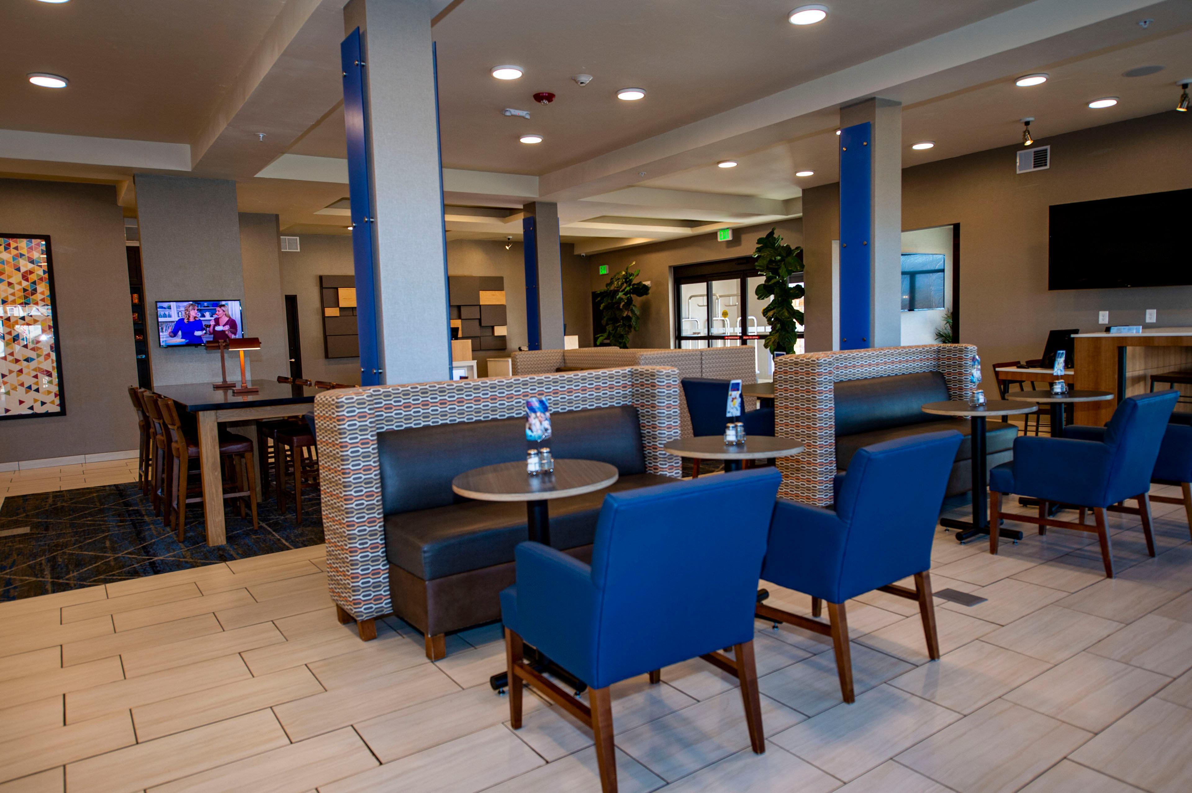 Holiday Inn Express & Suites - Colorado Springs Afa Northgate By Ihg Eksteriør billede