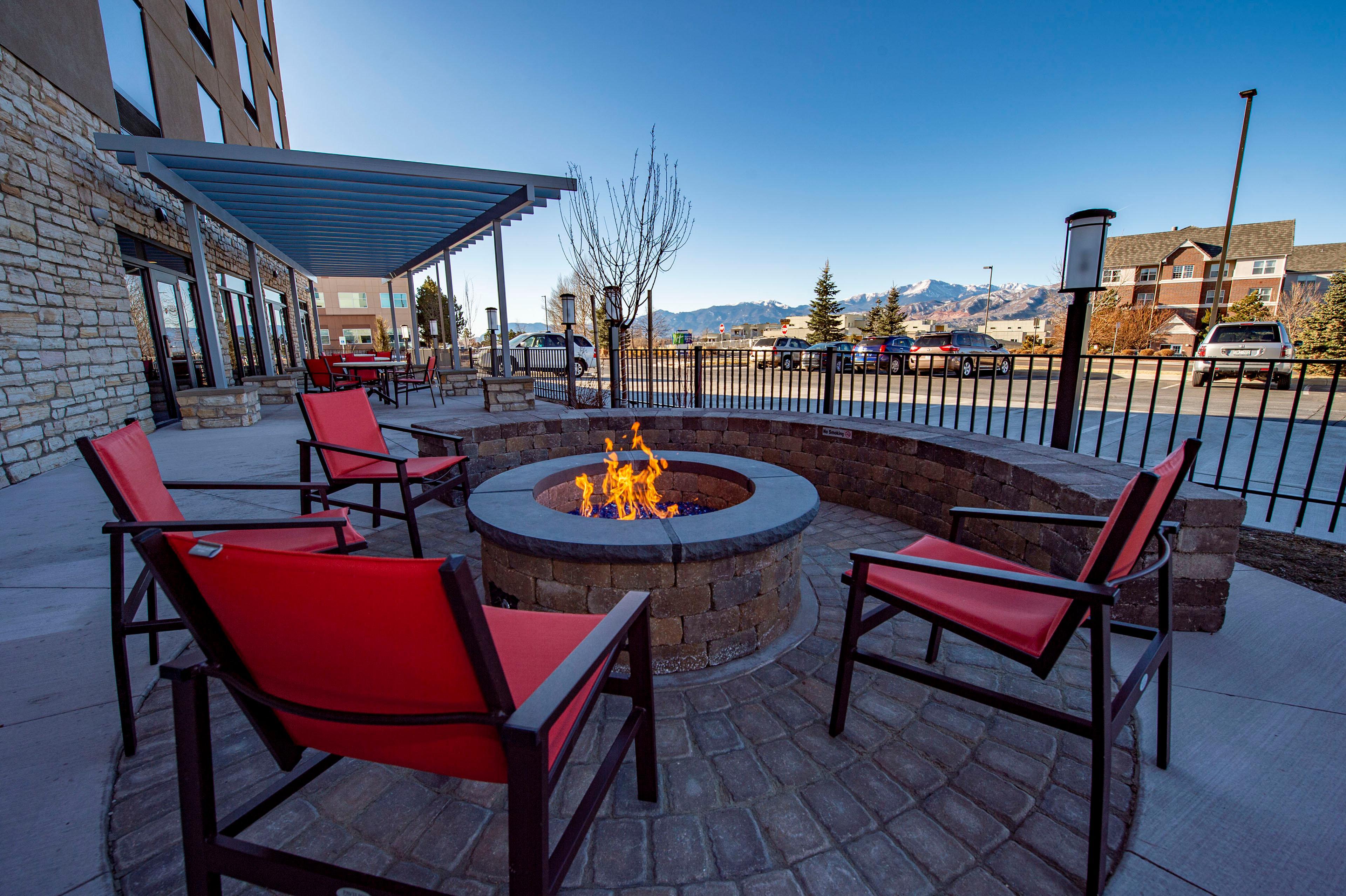 Holiday Inn Express & Suites - Colorado Springs Afa Northgate By Ihg Eksteriør billede