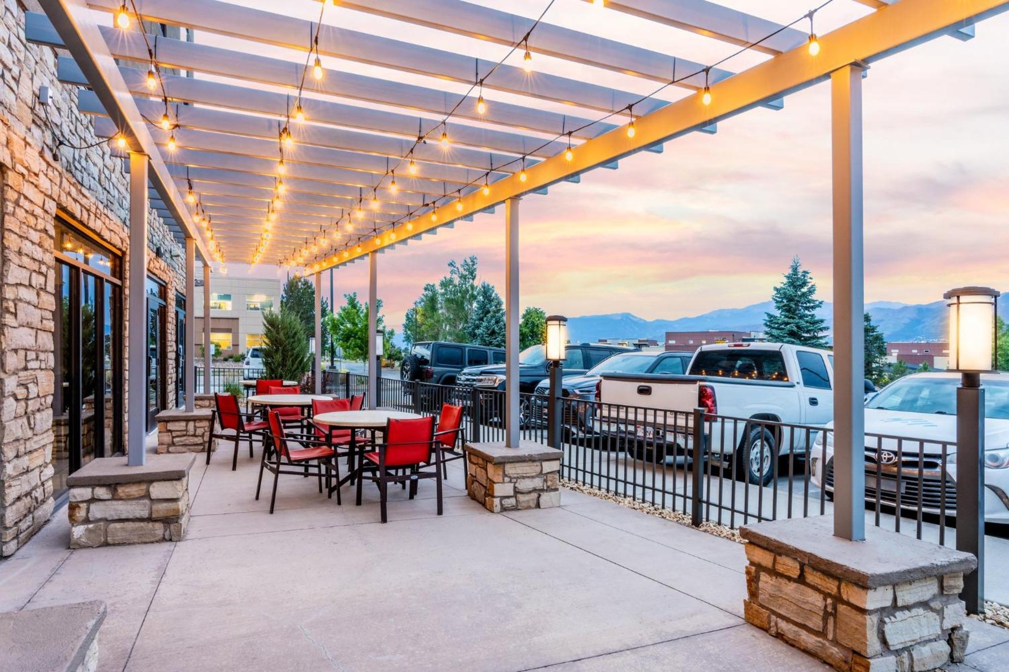 Holiday Inn Express & Suites - Colorado Springs Afa Northgate By Ihg Eksteriør billede
