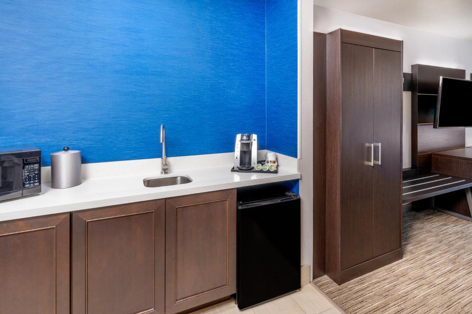 Holiday Inn Express & Suites - Colorado Springs Afa Northgate By Ihg Eksteriør billede