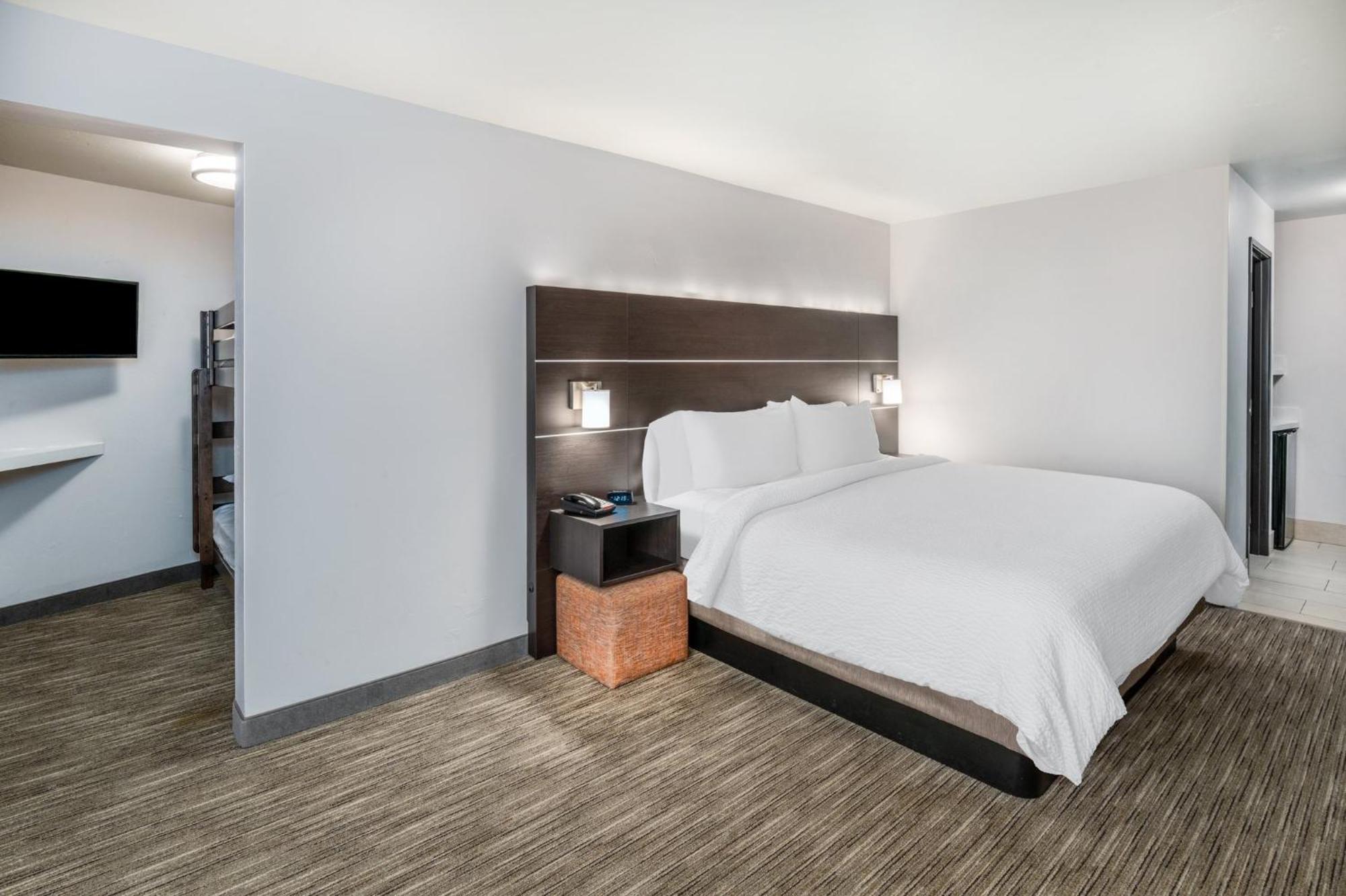 Holiday Inn Express & Suites - Colorado Springs Afa Northgate By Ihg Eksteriør billede