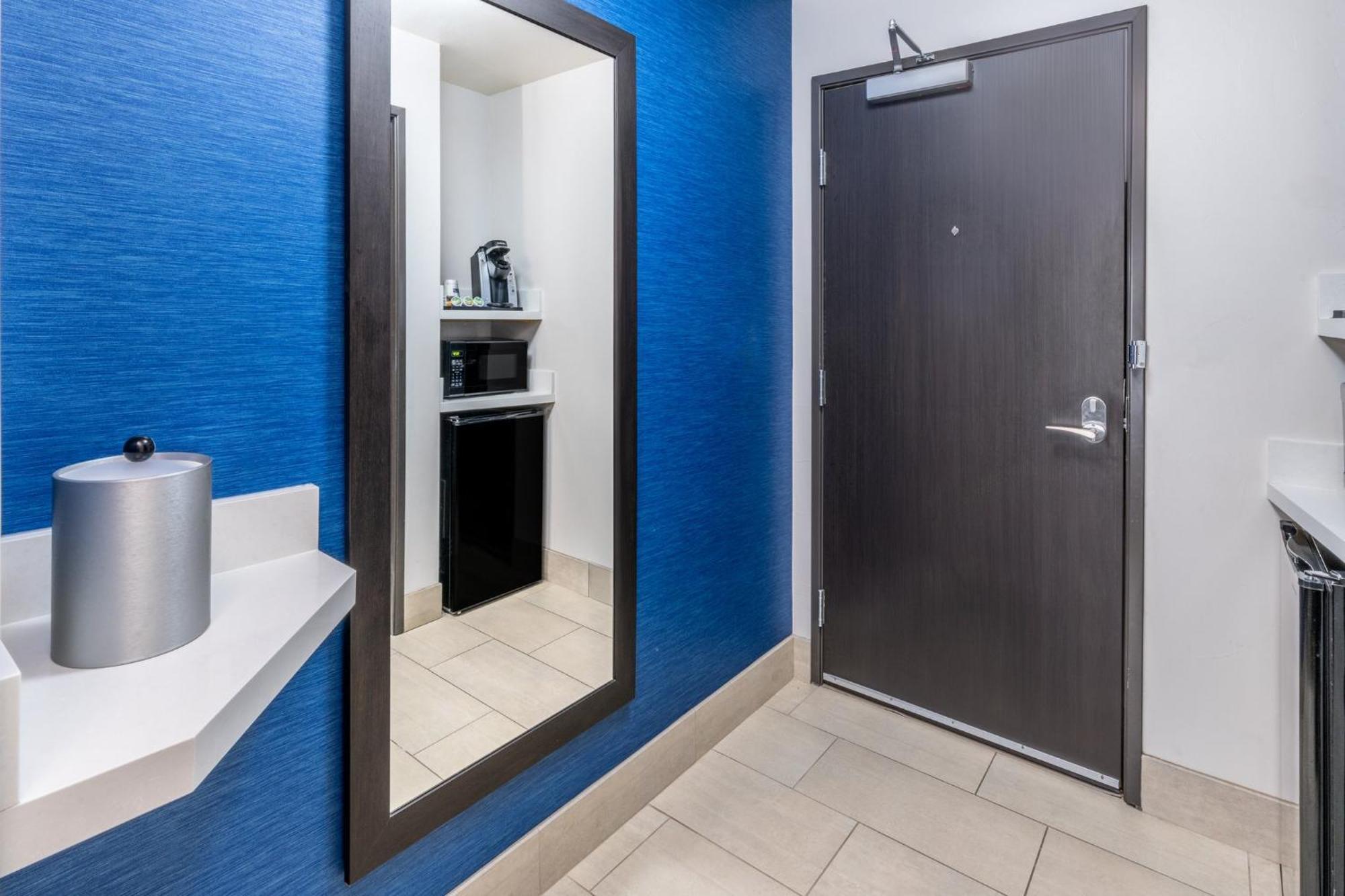 Holiday Inn Express & Suites - Colorado Springs Afa Northgate By Ihg Eksteriør billede