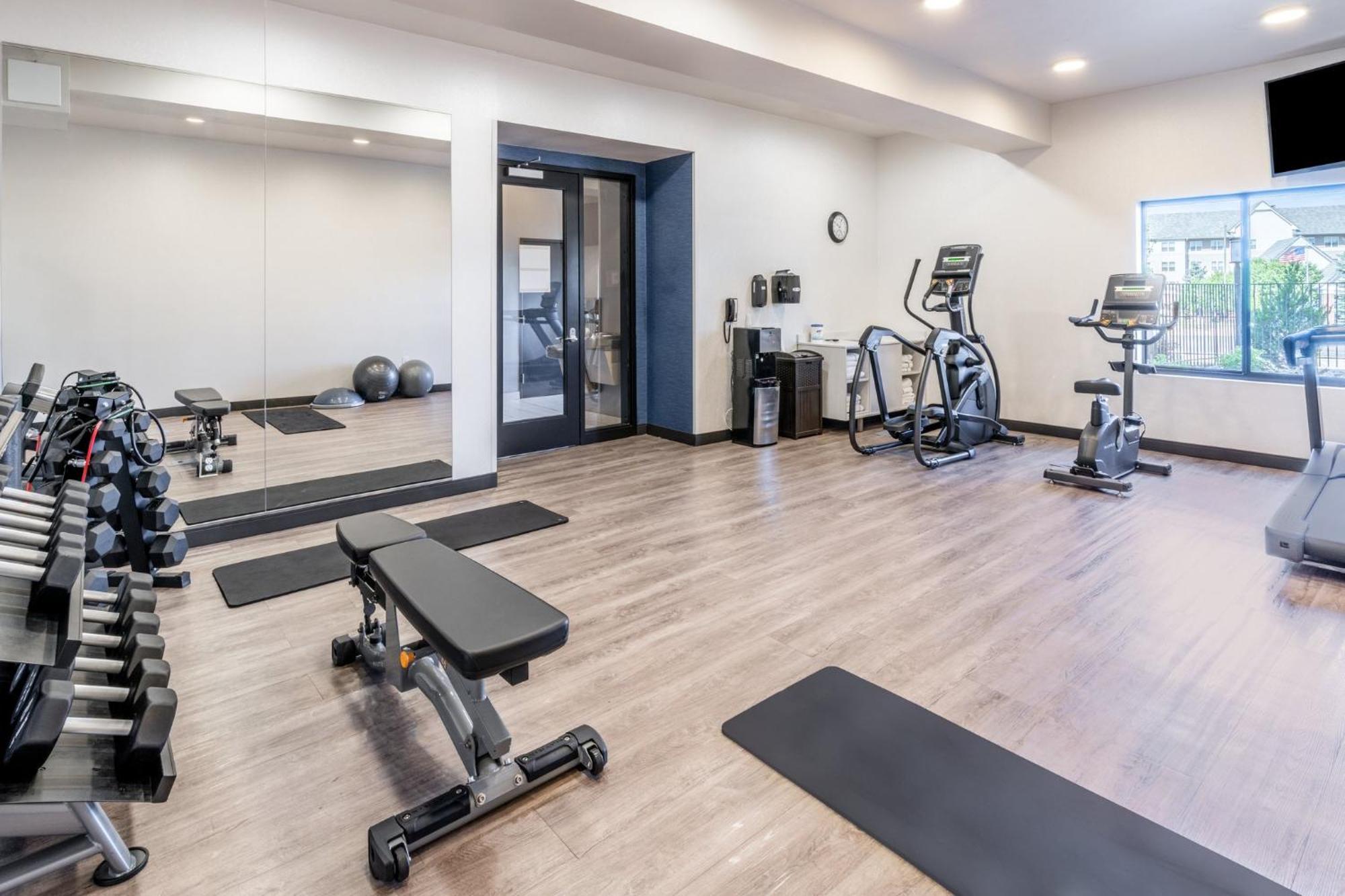 Holiday Inn Express & Suites - Colorado Springs Afa Northgate By Ihg Eksteriør billede