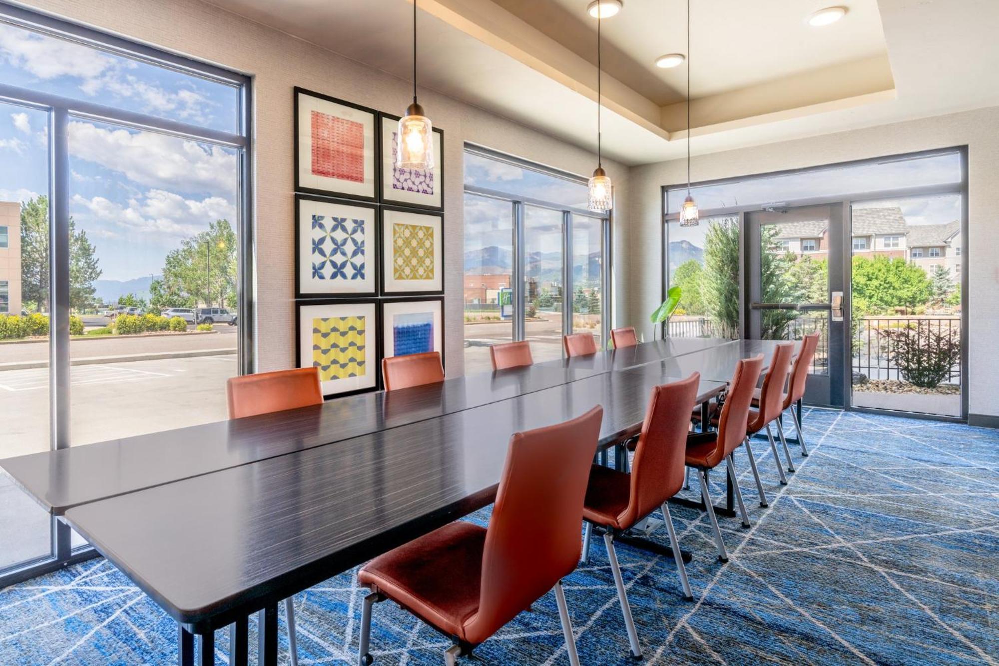 Holiday Inn Express & Suites - Colorado Springs Afa Northgate By Ihg Eksteriør billede
