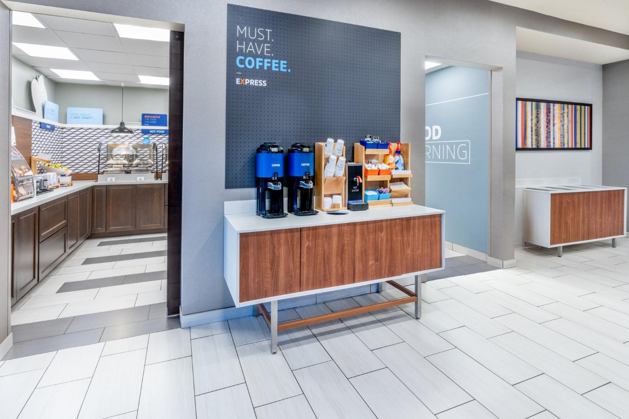 Holiday Inn Express & Suites - Colorado Springs Afa Northgate By Ihg Eksteriør billede