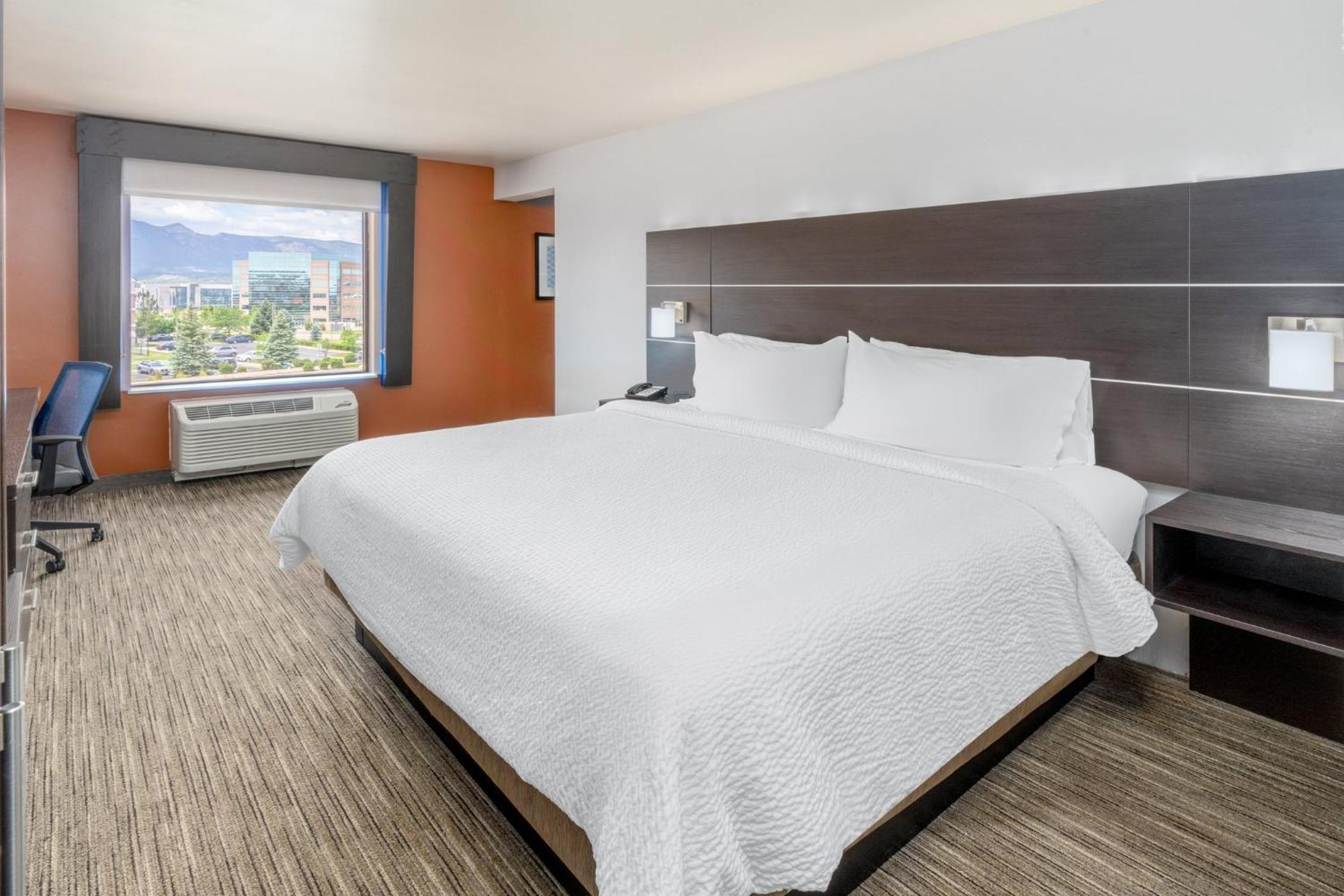 Holiday Inn Express & Suites - Colorado Springs Afa Northgate By Ihg Eksteriør billede