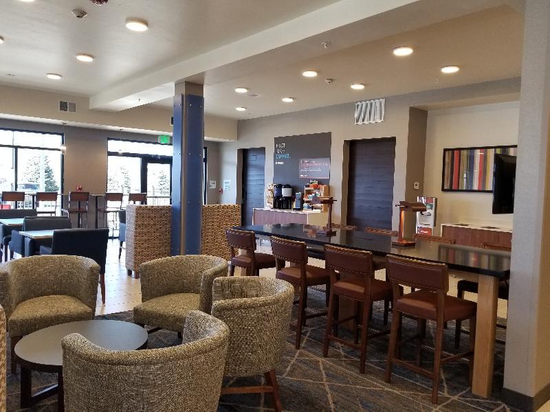 Holiday Inn Express & Suites - Colorado Springs Afa Northgate By Ihg Eksteriør billede